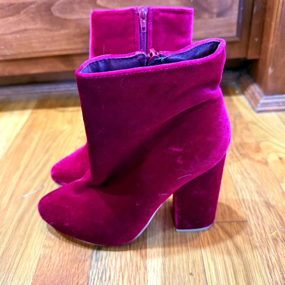 Just Fabulous Hot Pink Velveteen Chunky 4in Side Zip Booties Womens Size 6 - Picture 4 of 9